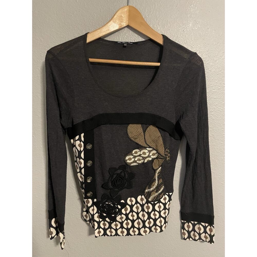 Womens Top Medium Gray Floral Applique Art to Wear Wacky Artsy Whimsical Y2K